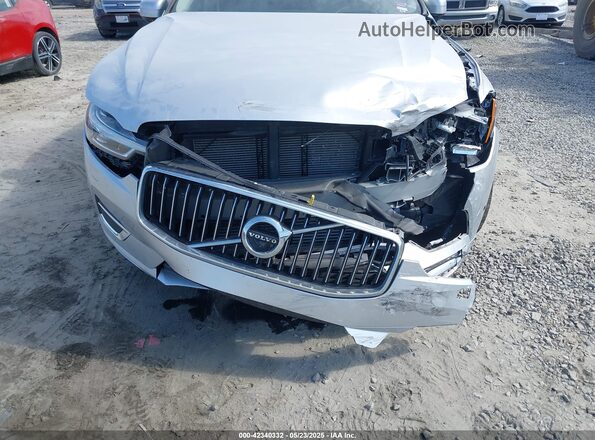 YV4102DL3L1525862 2020 VOLVO XC60 Серебряный Вид спереди