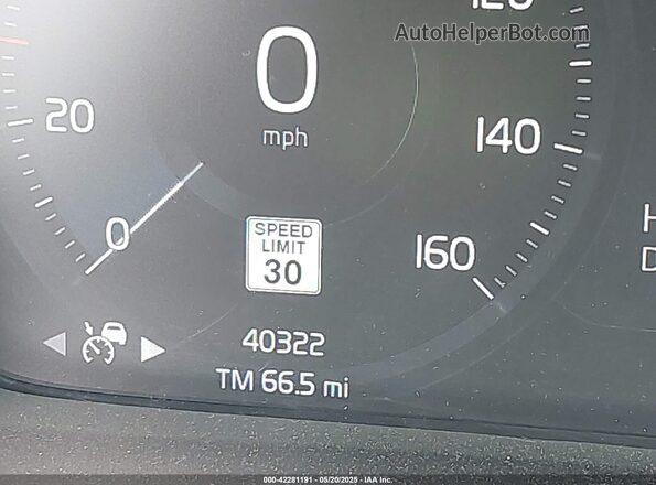 YV4162UM4M2397599 2021 VOLVO XC40 Gray 
