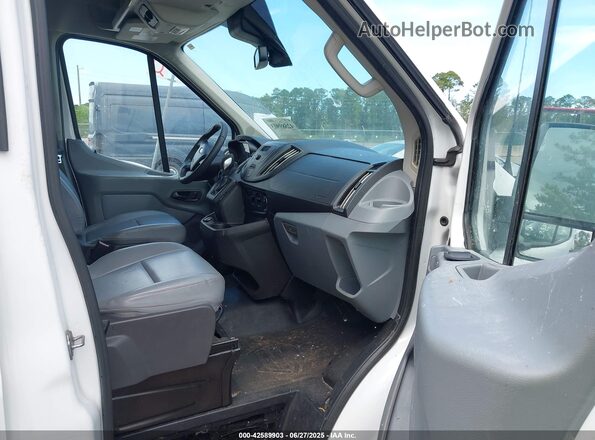 1FMZK1CM6JKA53454 2018 FORD TRANSIT-150 Белый Вид салона спереди