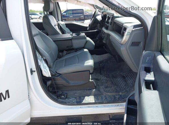 1FT7W2AA6PED78580 2023 FORD F-250 Белый Вид салона спереди