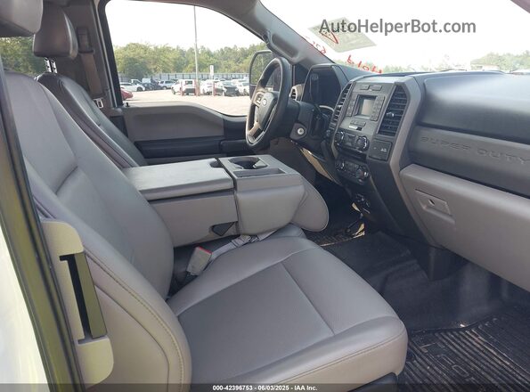 1FT7X2B68JEC68645 2018 FORD F250 White Widok wnętrza z przodu
