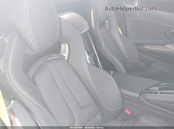 1G1YB3D47R5116476 2024 CHEVROLET CORVETTE Yellow Widok tylnych siedzeń