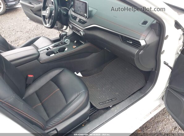 1N4BL4CW5MN304172 2021 NISSAN ALTIMA White Vista interior delantera