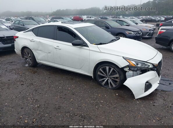 1N4BL4CW5MN304172 2021 NISSAN ALTIMA White Delantero derecho