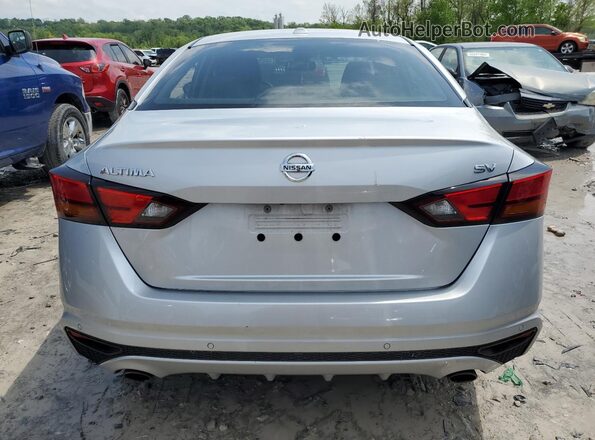 1N4BL4DV2LC121649 2020 NISSAN ALTIMA Silver Widok z tyłu