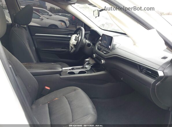 1N4BL4DV8MN310134 2021 NISSAN ALTIMA White Front interior view