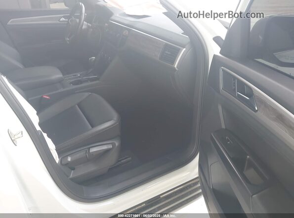 1V25C2CA8LC205452 2020 VOLKSWAGEN ATLAS White Widok wnętrza z przodu