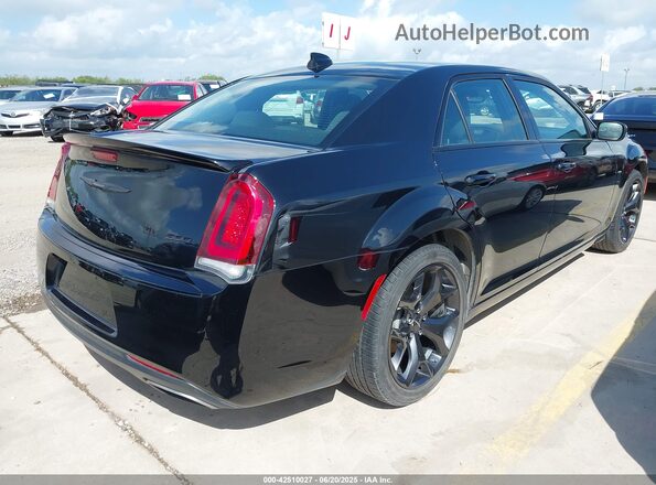 2C3CCAAG0PH556261 2023 CHRYSLER 300 Black Trasero derecho