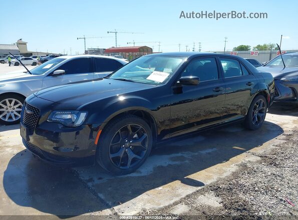 2C3CCAAG0PH556261 2023 CHRYSLER 300 Black Vista tres cuartos delantera izquierda