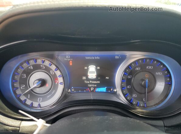 2C3CCAGG6HH607724 2017 CHRYSLER 300 Белый Вид щитка приборов