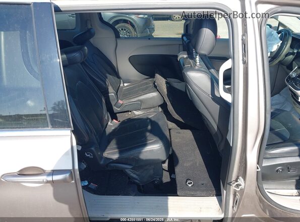 2C4RC1EG7JR144274 2018 CHRYSLER PACIFICA Tan VIN sticker view
