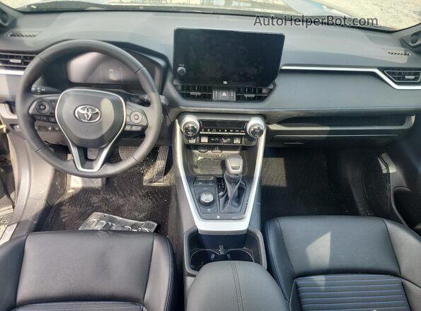 2T35WRFVXPW176393 2023 TOYOTA RAV4 Серый Вид панели приборов