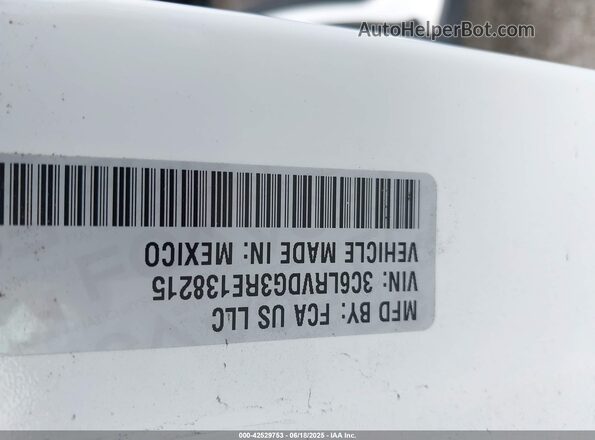 3C6LRVDG3RE138215 2024 RAM PROMASTER 2500 White Vista del compartimento del motor