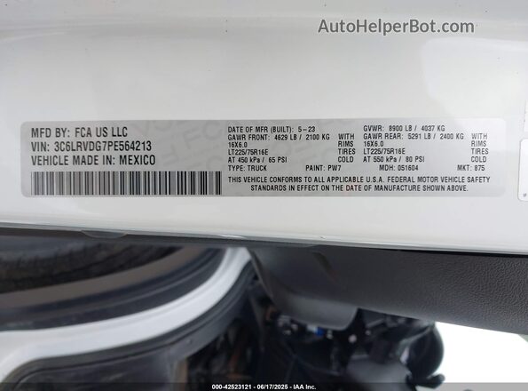 3C6LRVDG7PE564213 2023 RAM PROMASTER 2500 White Widok komory silnika