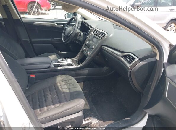 3FA6P0LU6JR172965 2018 FORD FUSION HYBRID Белый Вид салона спереди