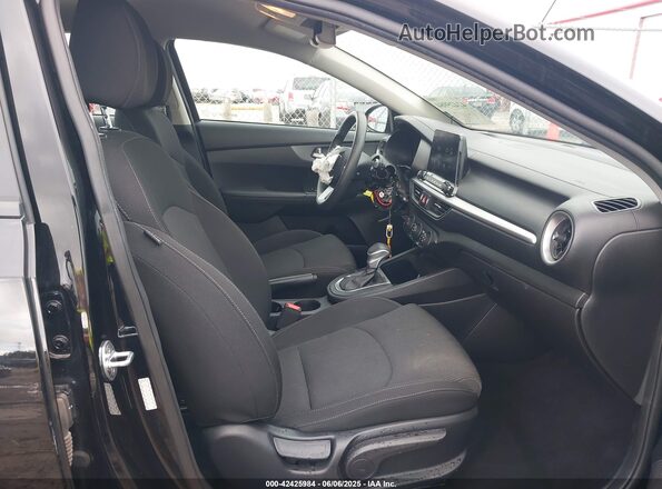 3KPF24AD4ME363086 2021 KIA FORTE Black წინა სალონის ხედი
