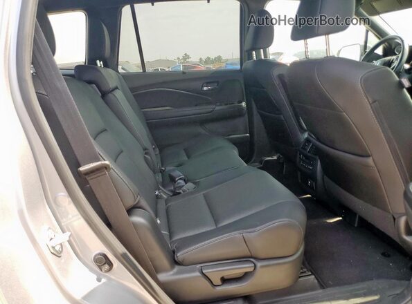5FNYF8H03MB017872 2021 HONDA PASSPORT Silver Widok wnętrza z tyłu