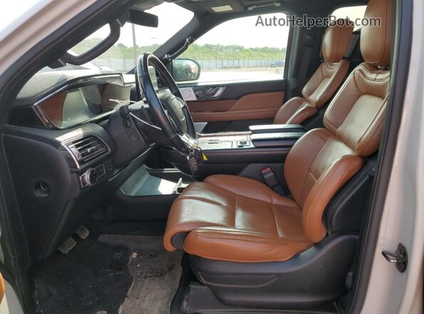 5LMJJ2LT0LEL04125 2020 LINCOLN NAVIGATOR Кремовый Вид салона спереди