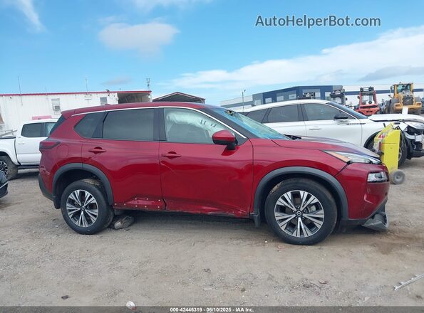 5N1AT3BA1MC690635 2021 NISSAN ROGUE Красный Вид задней части салона