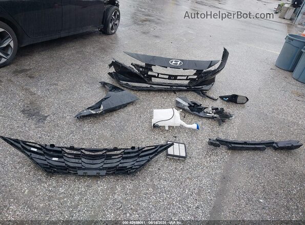 5NPLS4AG9PH111699 2023 HYUNDAI ELANTRA Black ხელსაწყოთა პანელის ხედი