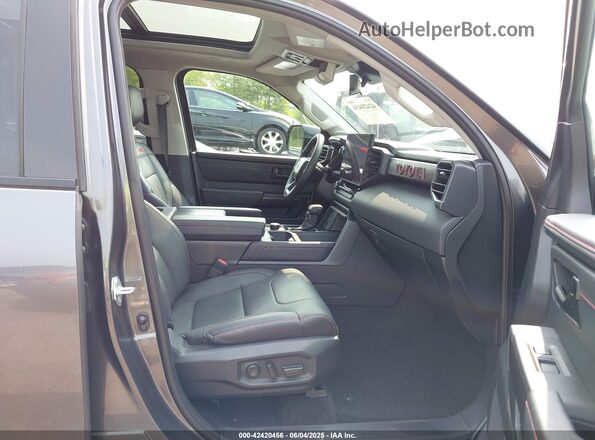 5TFPC5DB8PX030783 2023 TOYOTA TUNDRA HYBRID Gray Vista interior delantera