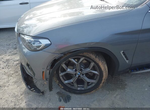 5UX43DP02R9V75214 2024 BMW X3 Серый Вид спереди
