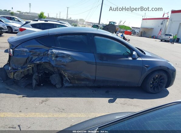 5YJYGDEF6LF000643 2020 TESLA MODEL Y Серый Вид задней части салона