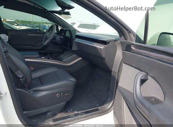 7SAXCDE53PF415569 2023 TESLA MODEL X Белый Вид салона спереди