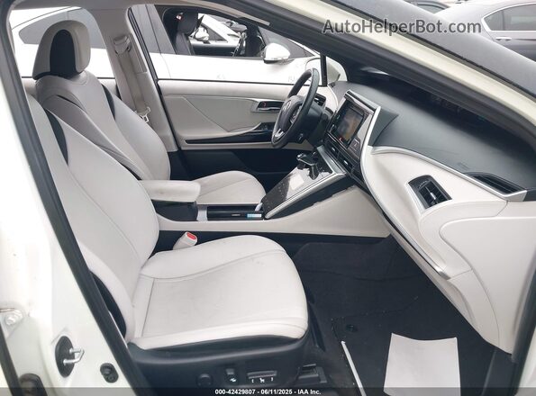 JTDBVRBD4HA002984 2017 TOYOTA MIRAI White Front interior view