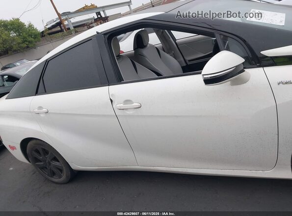 JTDBVRBD4HA002984 2017 TOYOTA MIRAI White 360 interior view
