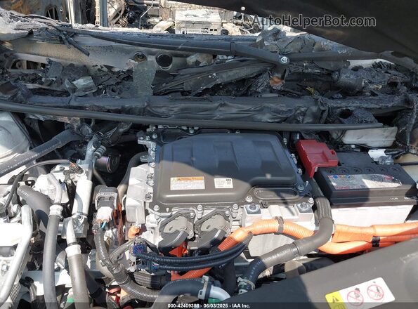 JTMAAAAA1RA033563 2024 TOYOTA LIMITED White Widok z tyłu