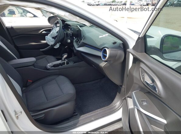 KL77LFEPXSC055777 2025 CHEVROLET TRAX White წინა სალონის ხედი