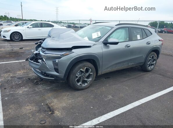 KL77LHEP5SC240377 2025 CHEVROLET TRAX Gray Przód lewy