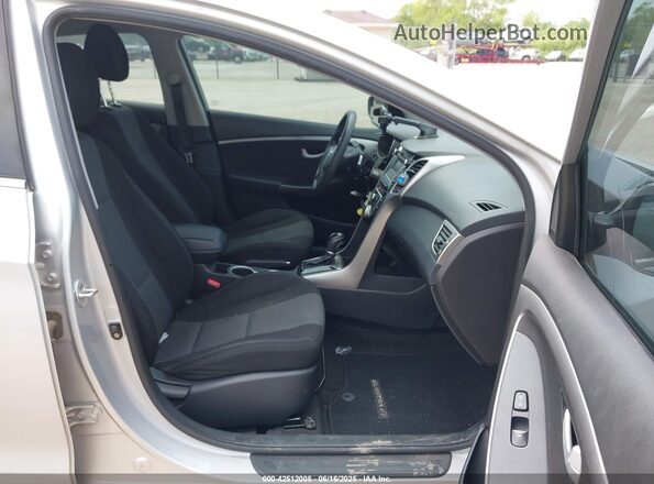 KMHD35LH8HU360690 2017 HYUNDAI ELANTRA GT Silver Front interior view