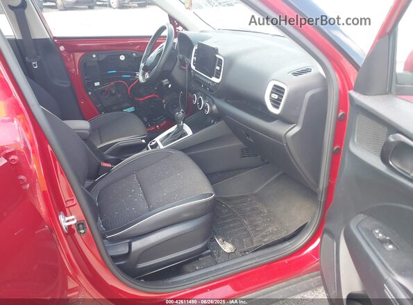 KMHRC8A32PU221135 2023 HYUNDAI VENUE Красный Вид салона спереди