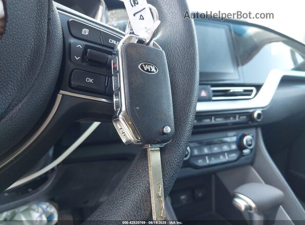 KNDCB3LCXM5469281 2021 KIA NIRO Silver Dashboard view