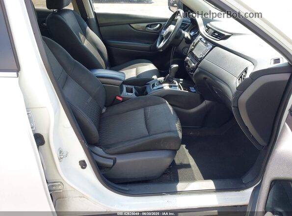 KNMAT2MT5HP564015 2017 NISSAN ROGUE White Widok wnętrza z przodu