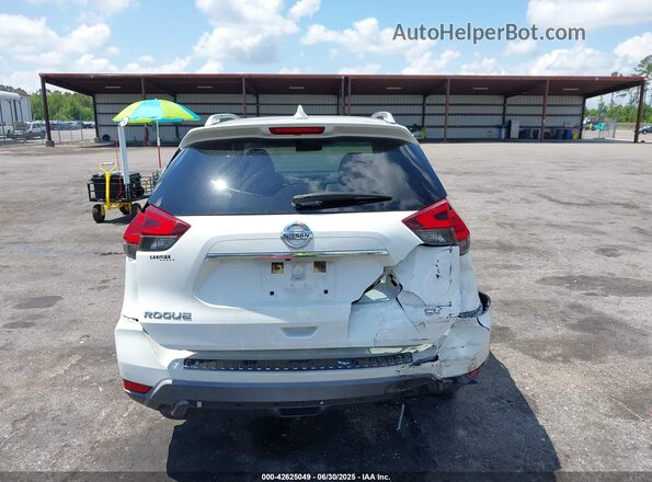 KNMAT2MT5HP564015 2017 NISSAN ROGUE White 