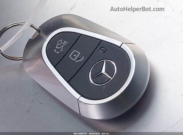 W1KAF4GB5PR151395 2023 MERCEDES-BENZ C-CLASS White Widok deski rozdzielczej