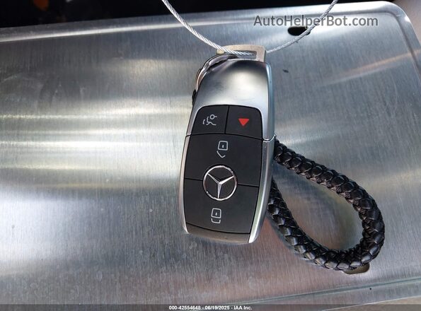 W1KWF8DB8MR609394 2021 MERCEDES-BENZ C-CLASS Gold Widok deski rozdzielczej