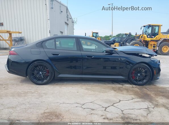 WBS83FK03SCU77171 2025 BMW M5 Черный Панорамный вид салона 360°