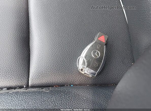 WDCTG4GB2HJ303014 2017 MERCEDES-BENZ GLA 250 Черный Вид панели приборов