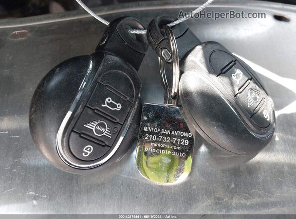 WMZ83BR02N3P00312 2022 MINI COUNTRYMAN Серебряный Вид панели приборов