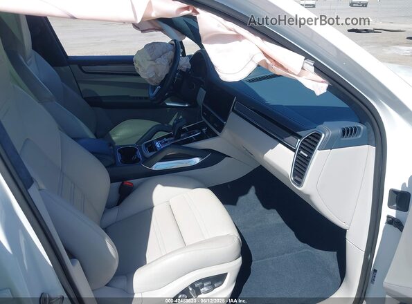 WP1AH2AY3LDA44115 2020 PORSCHE CAYENNE White Вид салону спереду