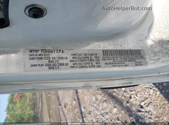 ZFBERFAB5J6K48244 2018 RAM PROMASTER CITY White Vista del compartimento del motor