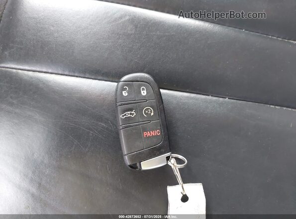 1C3CCCAG8HN511282 2017 CHRYSLER 200 Синий Вид панели приборов