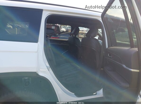 1C4RJKBG3S8681561 2025 JEEP GRAND CHEROKEE L Белый Вид наклейки с VIN-кодом