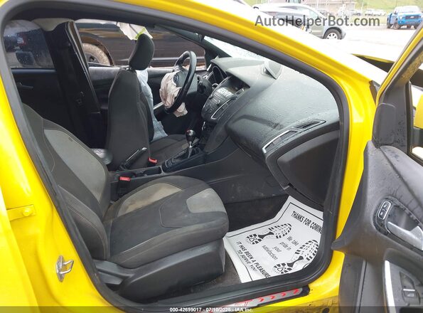 1FADP3L98JL209114 2018 FORD FOCUS ST Желтый Вид салона спереди