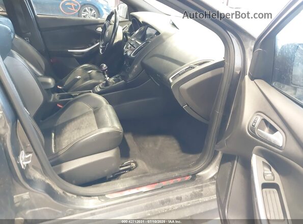 1FADP3L99JL260072 2018 FORD FOCUS ST Серый Вид салона спереди