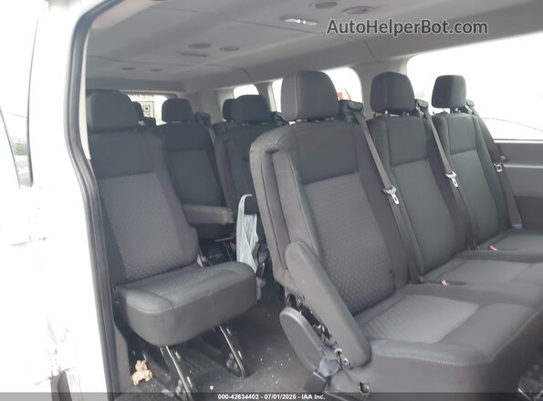 1FBAX2Y82MKA49303 2021 FORD PASSENGER White VIN կոդի պիտակի տեսք